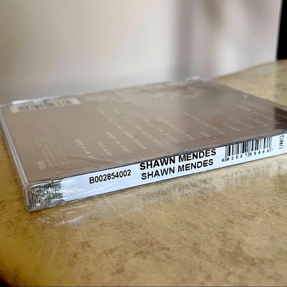 *SEALED* ‘Shawn Mendes’ CD - Picture 2 of 2